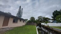 Building Photo - 2 BEDROOMS 1 BATHROOM IN AREA OF RIVERLAND