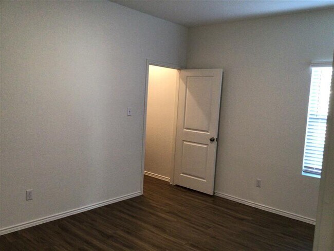 Building Photo - 565 Big Rocky Bend