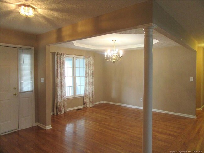 Building Photo - 6720 Jacobs Creek Cir