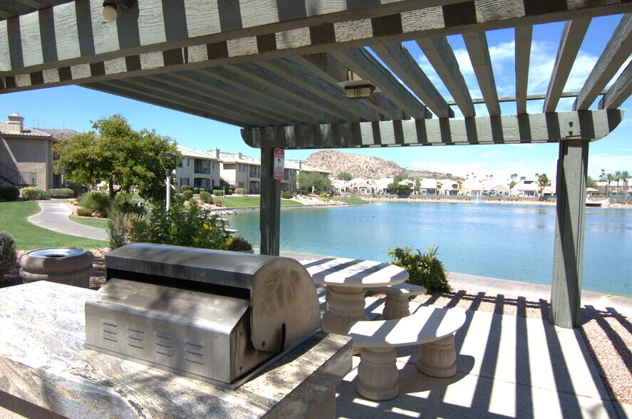 BBQ BY THE LAKE - 16013 S Desert Foothills Pky