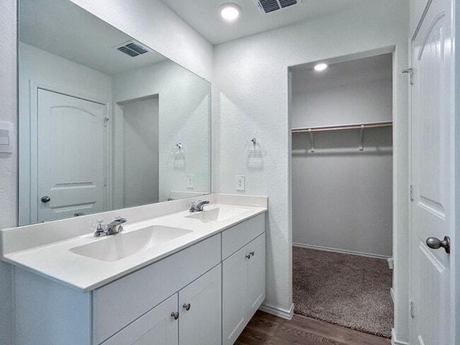 Building Photo - Modern 3-Bed Seguin Home on Greenbelt