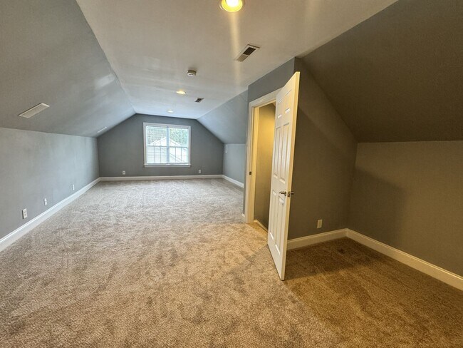 Building Photo - 515 Hannah McKenzie Dr