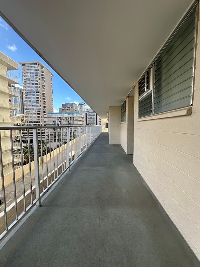 Building Photo - Waikiki Aloha Lani NEWLY RENOVATED 1 bed, ...