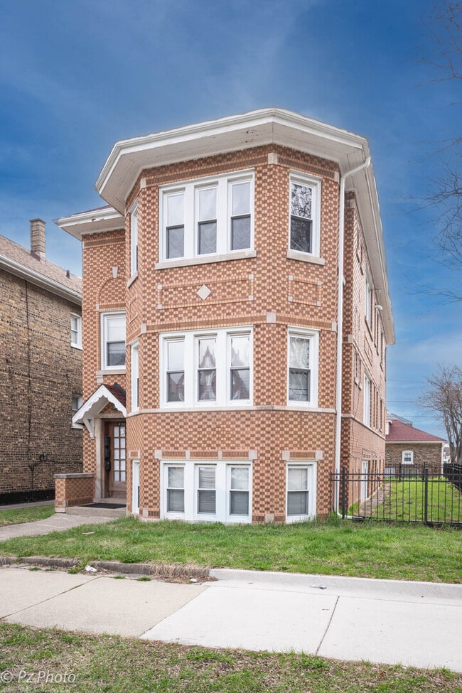 Building Photo - 4759 S Springfield Ave