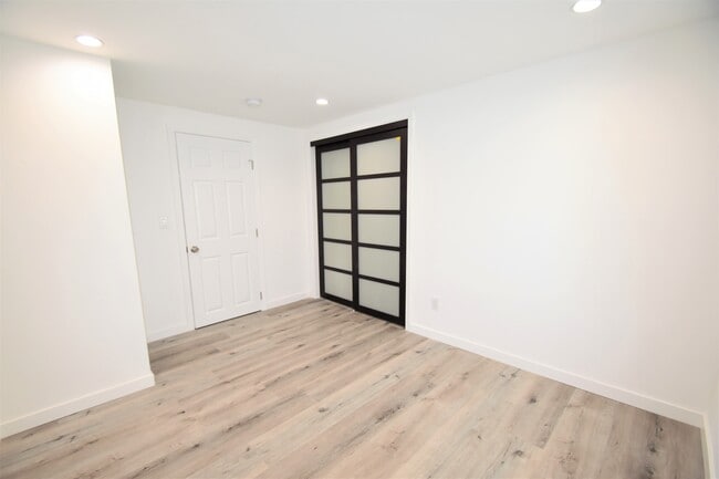 Building Photo - 187 Camelia Dr