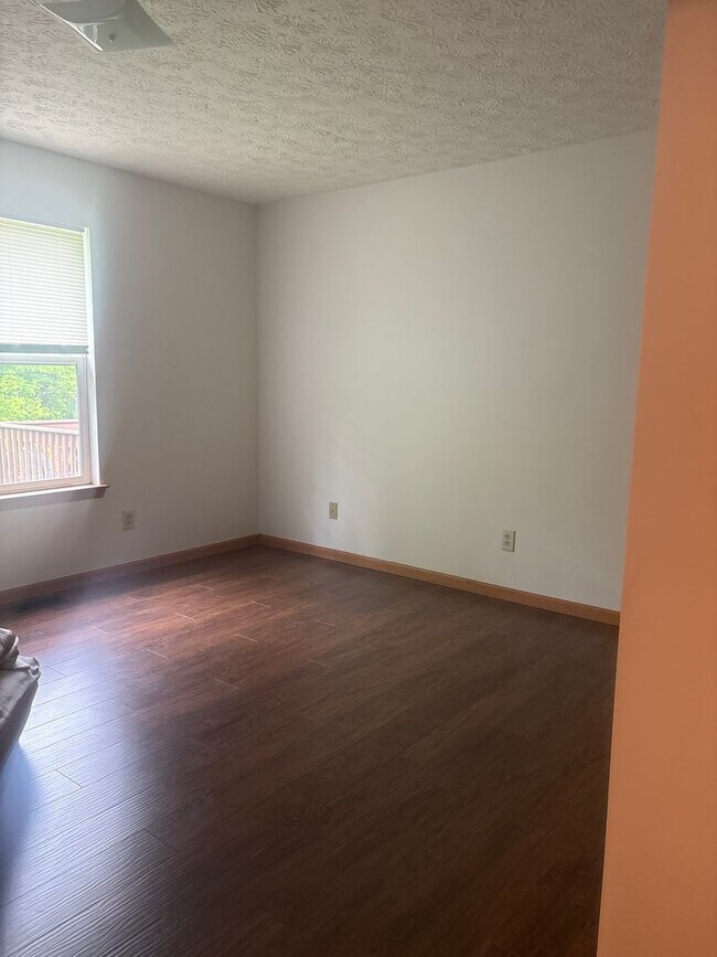 Building Photo - Condo for rent