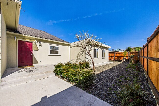 Building Photo - 1931 A St