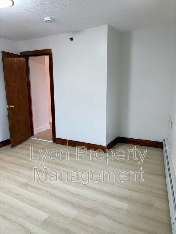 Building Photo - 262 Illinois St