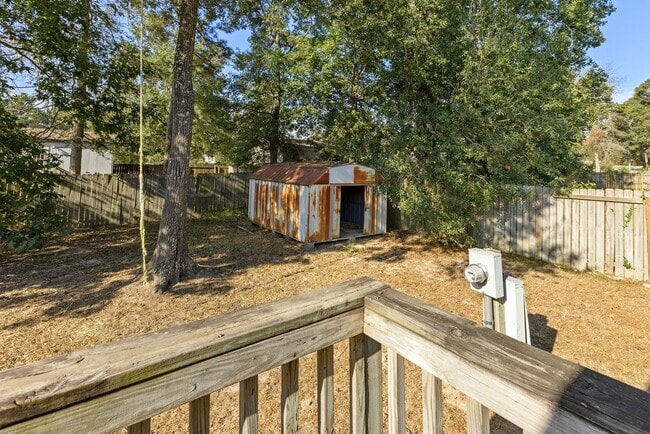 Building Photo - 182 Carmen Blvd