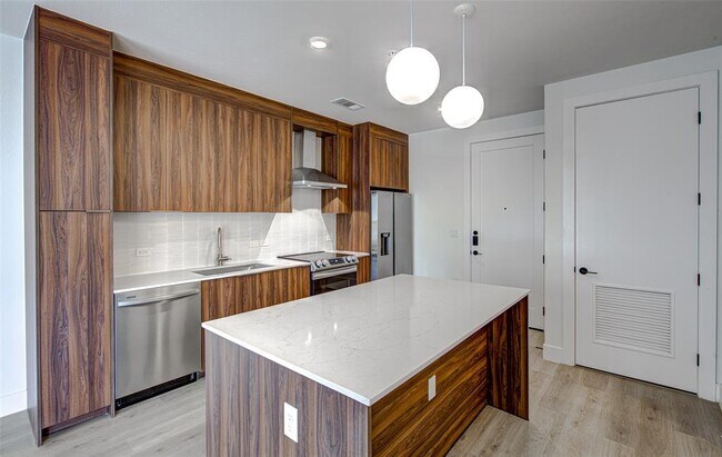 Building Photo - 1701 Simond Ave