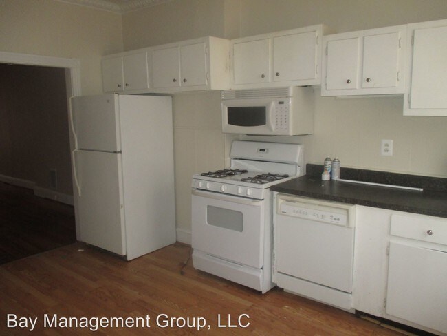 Building Photo - 111 N Ellwood Ave