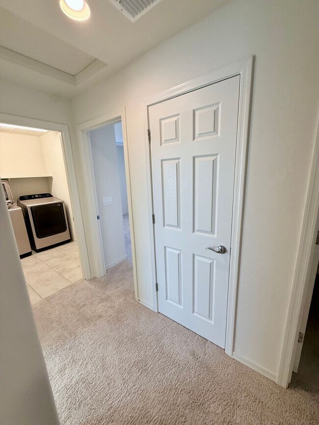 Building Photo - BEAUTIFUL Home in San Tan Valley with Mountain View’s! A Must See!