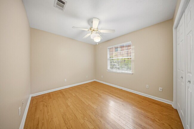 Building Photo - 1535 Breamstone Ridge