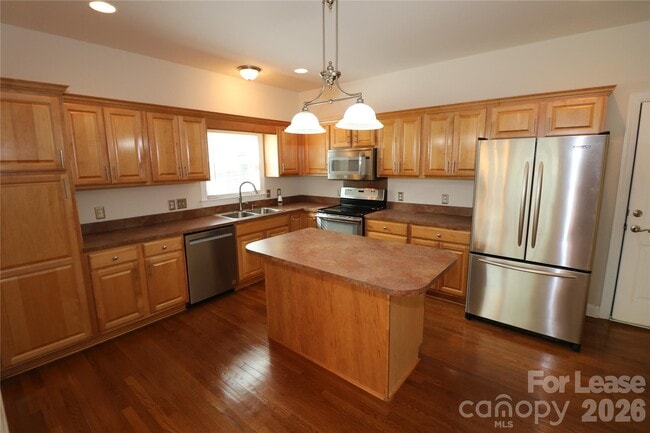 Building Photo - 166 Oak Haven Pl NW