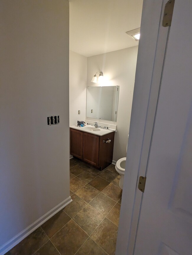 Building Photo - 33 E 22nd St