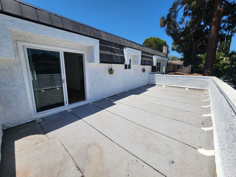 Building Photo - 18126 Miranda St