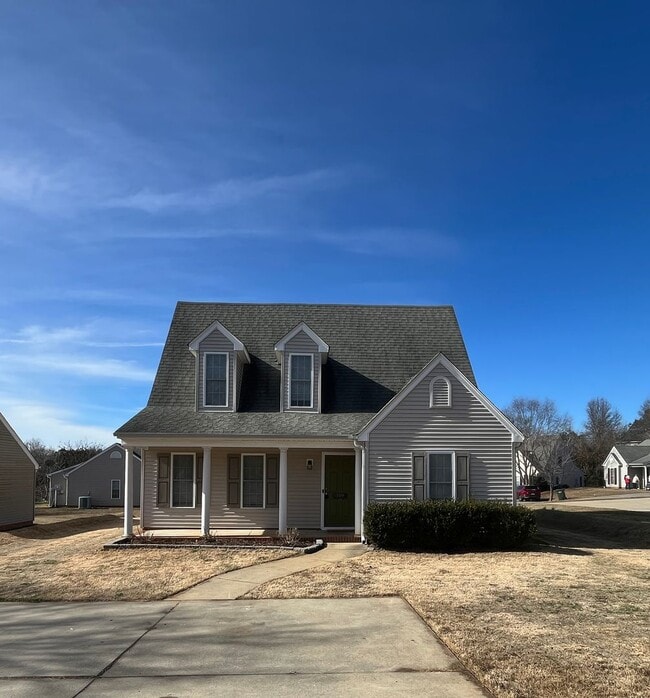 Building Photo - Beautifully renovated home!