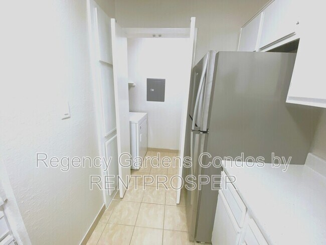 Building Photo - 4225 Thornbriar Ln
