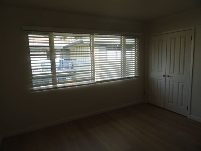 Building Photo - Condo in Active Adult Community