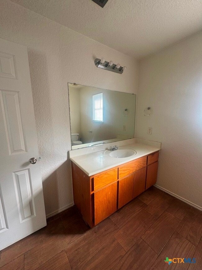 Building Photo - 3804 Captain Dr