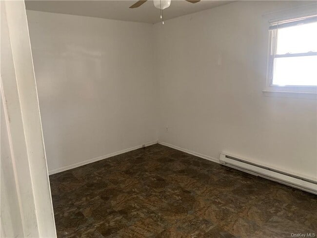 Building Photo - 347 Taylor Ave