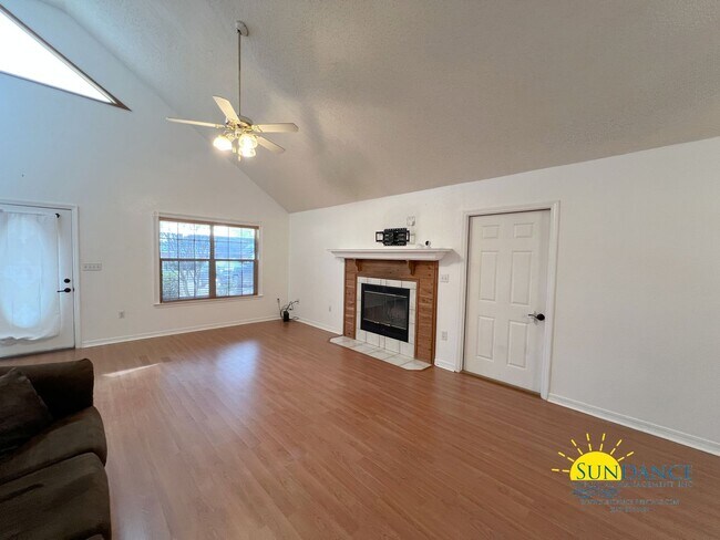 Building Photo - Updated 3 Bedroom Home in Crestview!