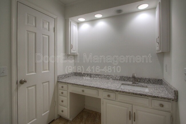 Building Photo - 7217 S Columbia Ave
