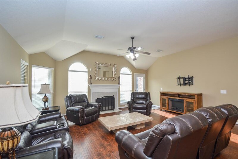 Building Photo - 4914 Surrey Park Cir