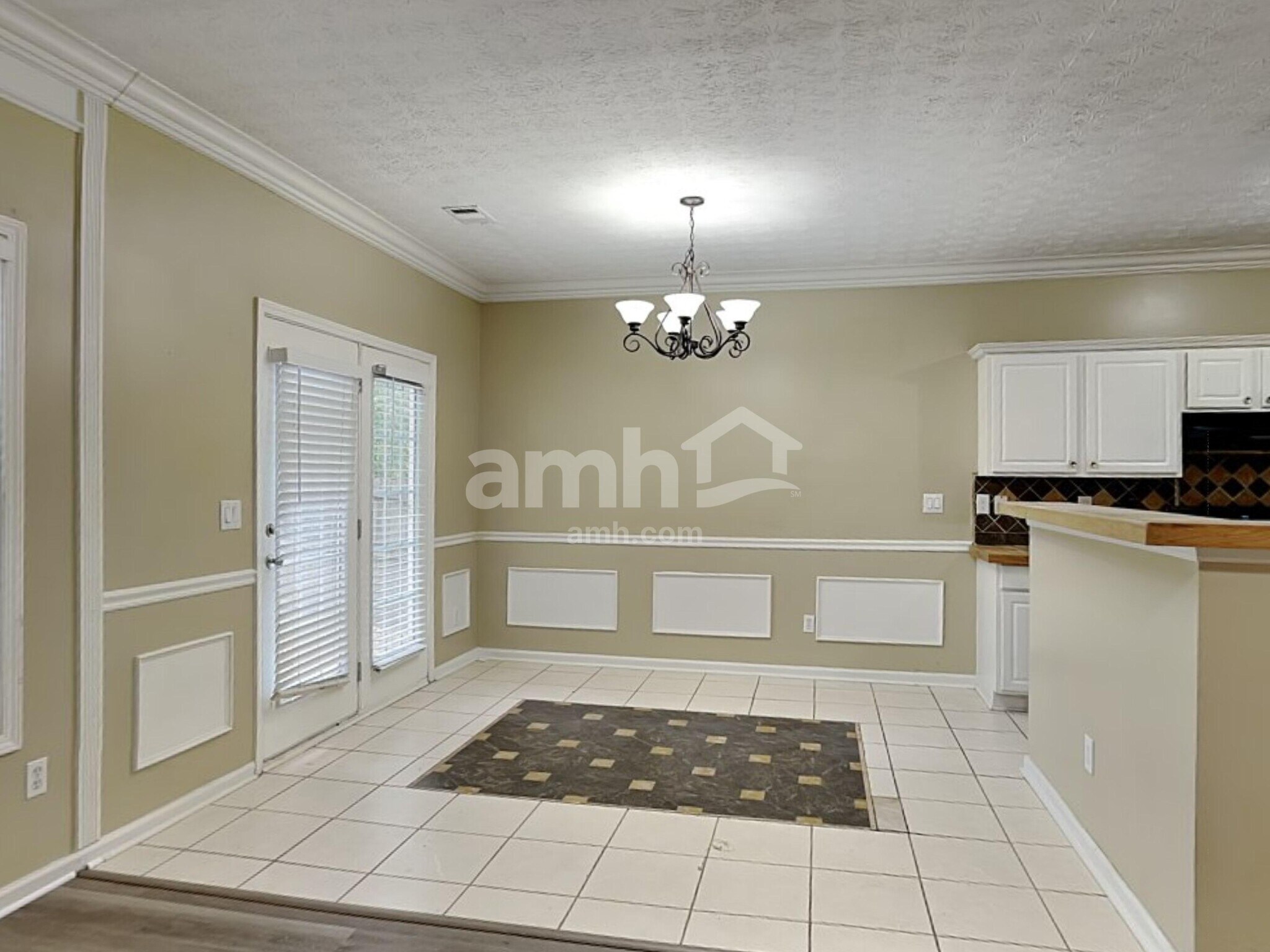 Building Photo - 875 Clairidge Ln