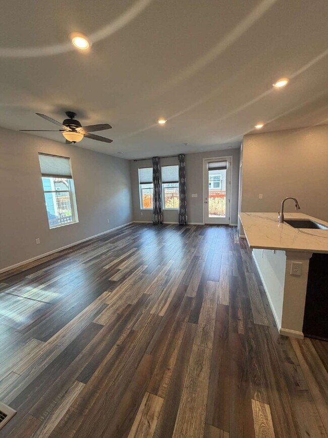 Building Photo - MOVE IN SPECIAL:   Move in before February 20th, 2026 receive $500 off of 1st Month’s Rent.