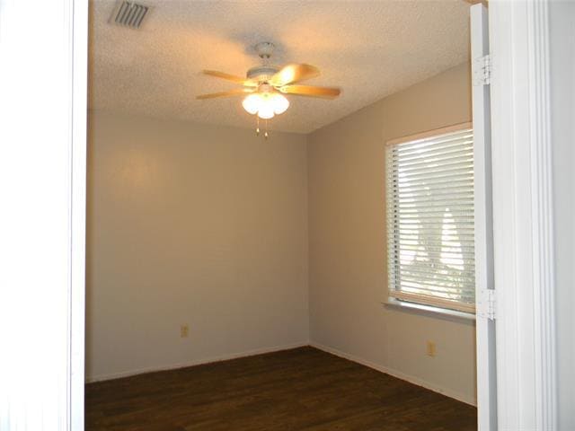 Building Photo - 1402 Forestglen Dr