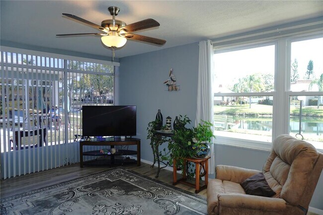 Building Photo - 4338 Tahitian Gardens Cir