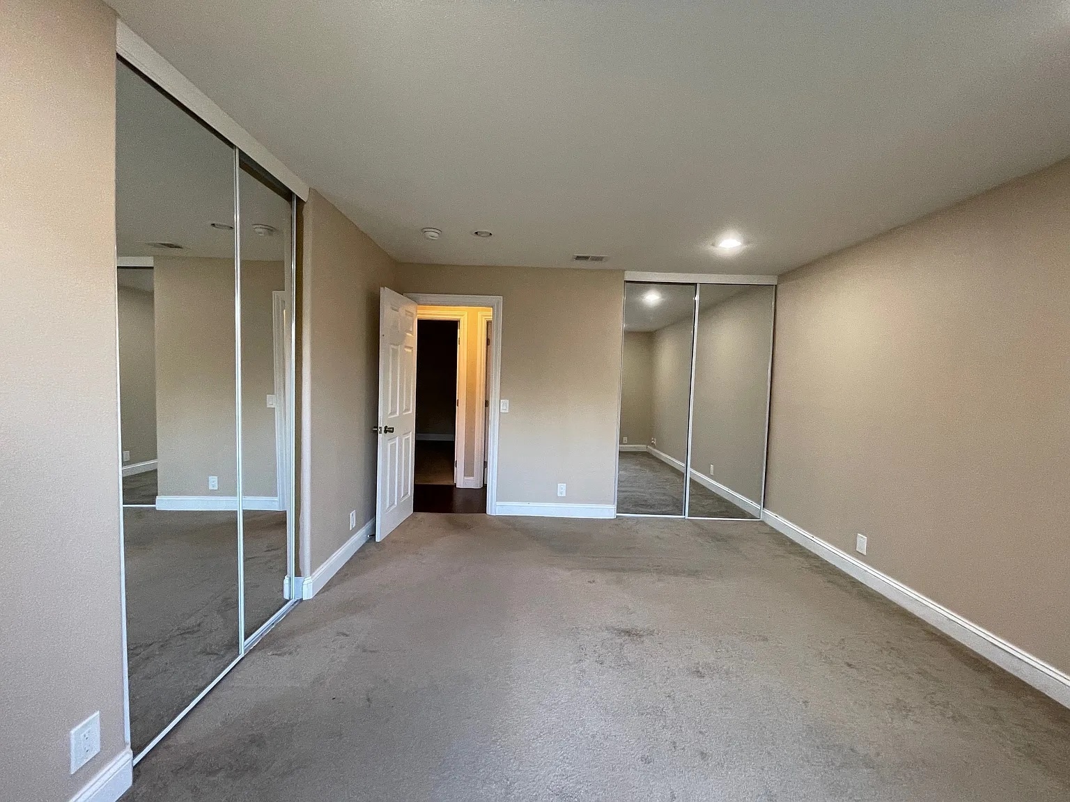 Building Photo - 1664 Messina Dr