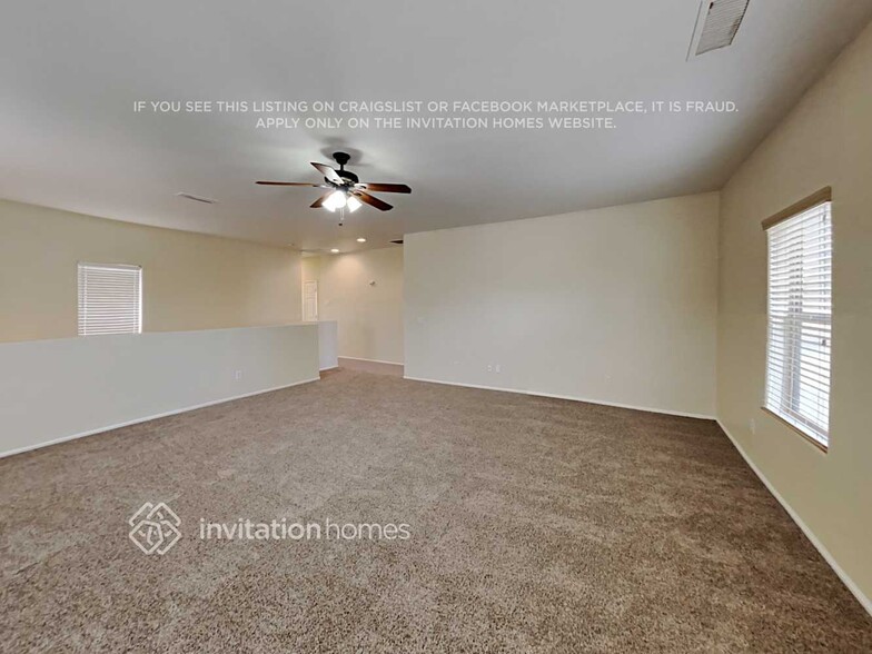 Building Photo - 44100 W Cypress Ln