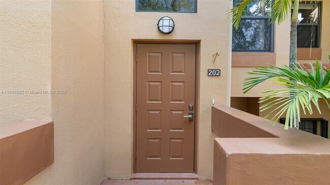 Building Photo - 15533 N Miami Lakeway