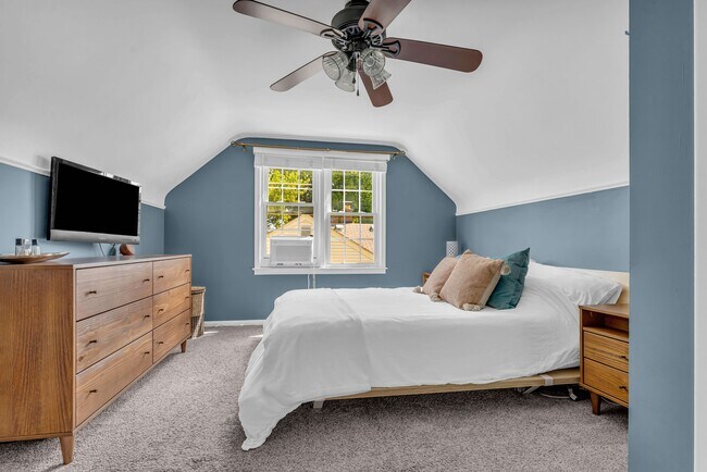 Building Photo - 3711 Normandy Rd