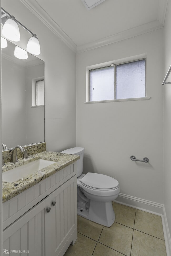 Building Photo - 3533 Hastings Pl