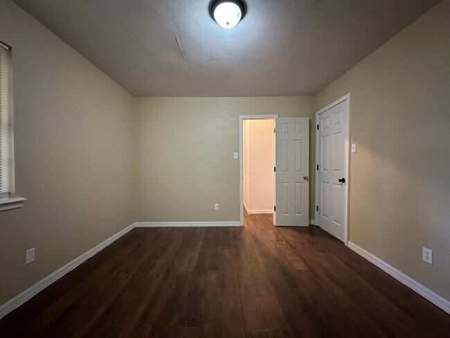 Building Photo - 3201 S 92nd St