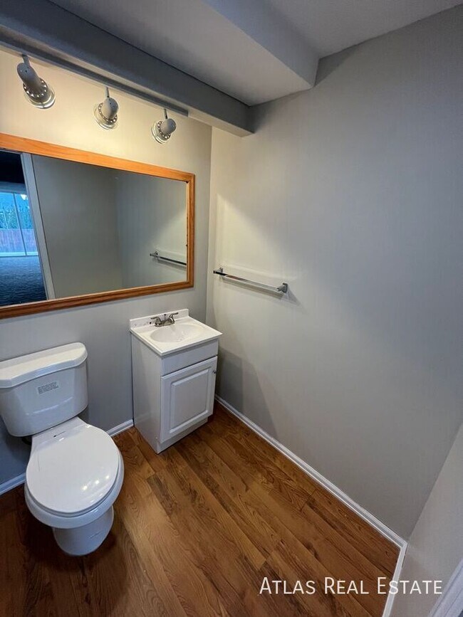 Building Photo - 6423 Elsinore Dr