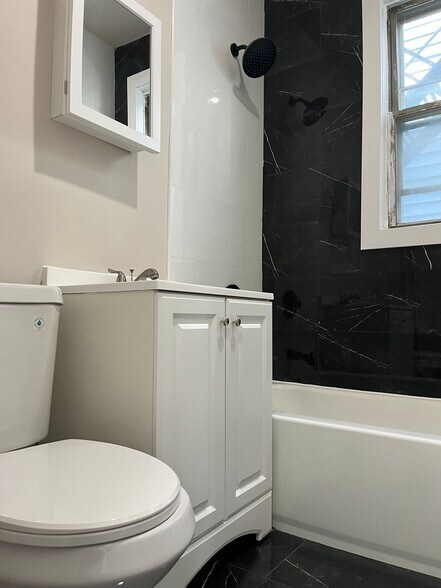 Building Photo - 244 Duncan Ave