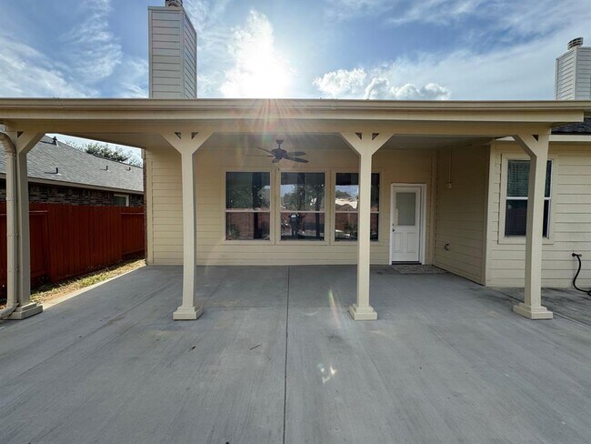 Building Photo - 24423 Hampton Lakes Dr