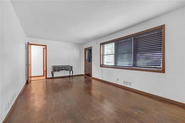 Building Photo - 5960 Brookdale Ln SW
