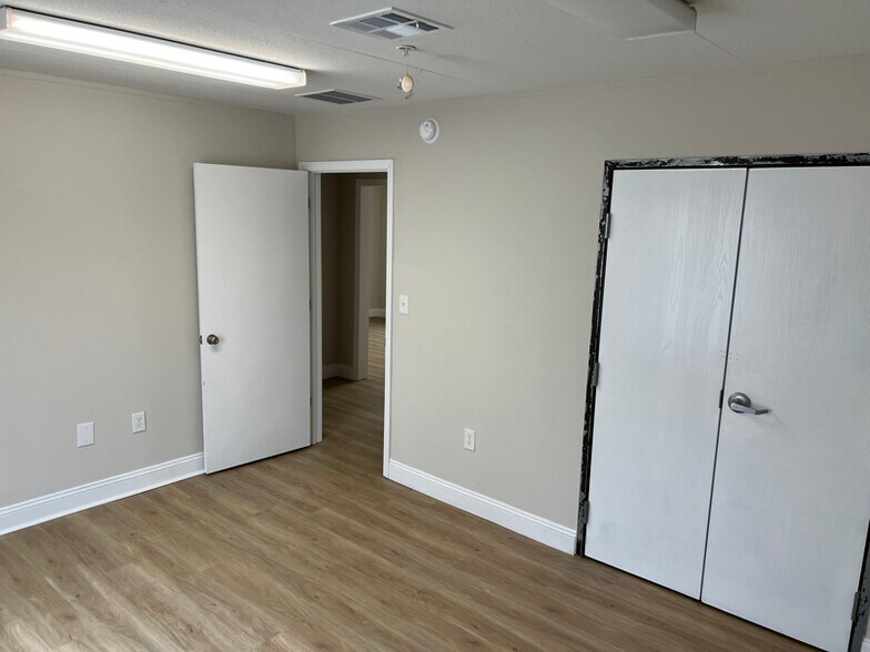 Building Photo - 124 Worthington Dr