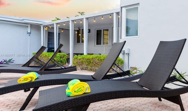 Building Photo - 1230 SW 22nd Terrace