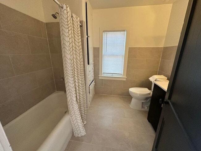 Building Photo - 125 Lincoln Ave