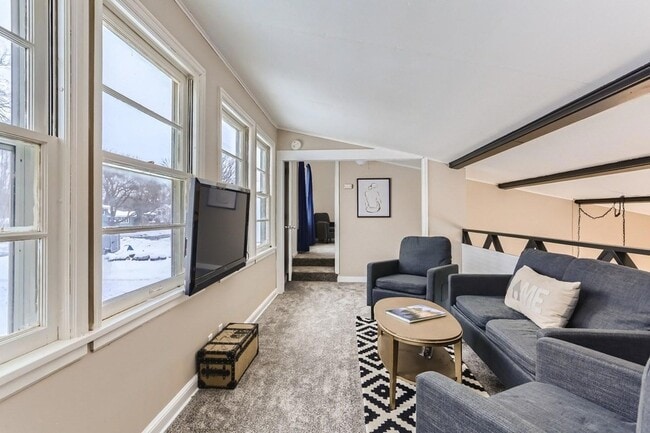 Building Photo - 5636 Twin Lake Terrace N