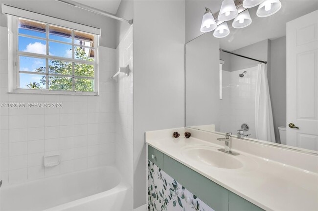 Building Photo - 558 NW 118th Ave