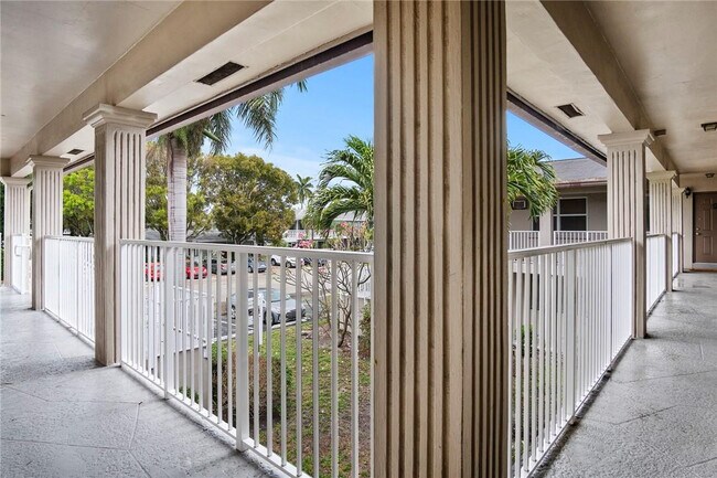 Building Photo - 2130 NE 42nd Ct