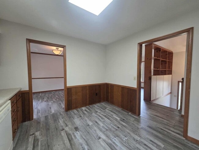 Building Photo - Spacious Home for Rent!