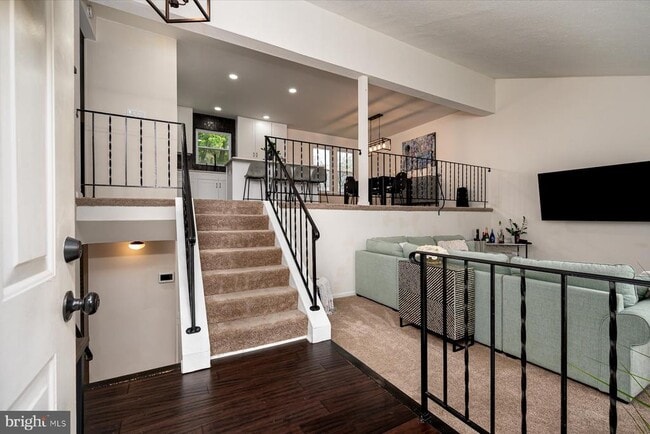 Building Photo - 12204 Sir Lancelot Dr